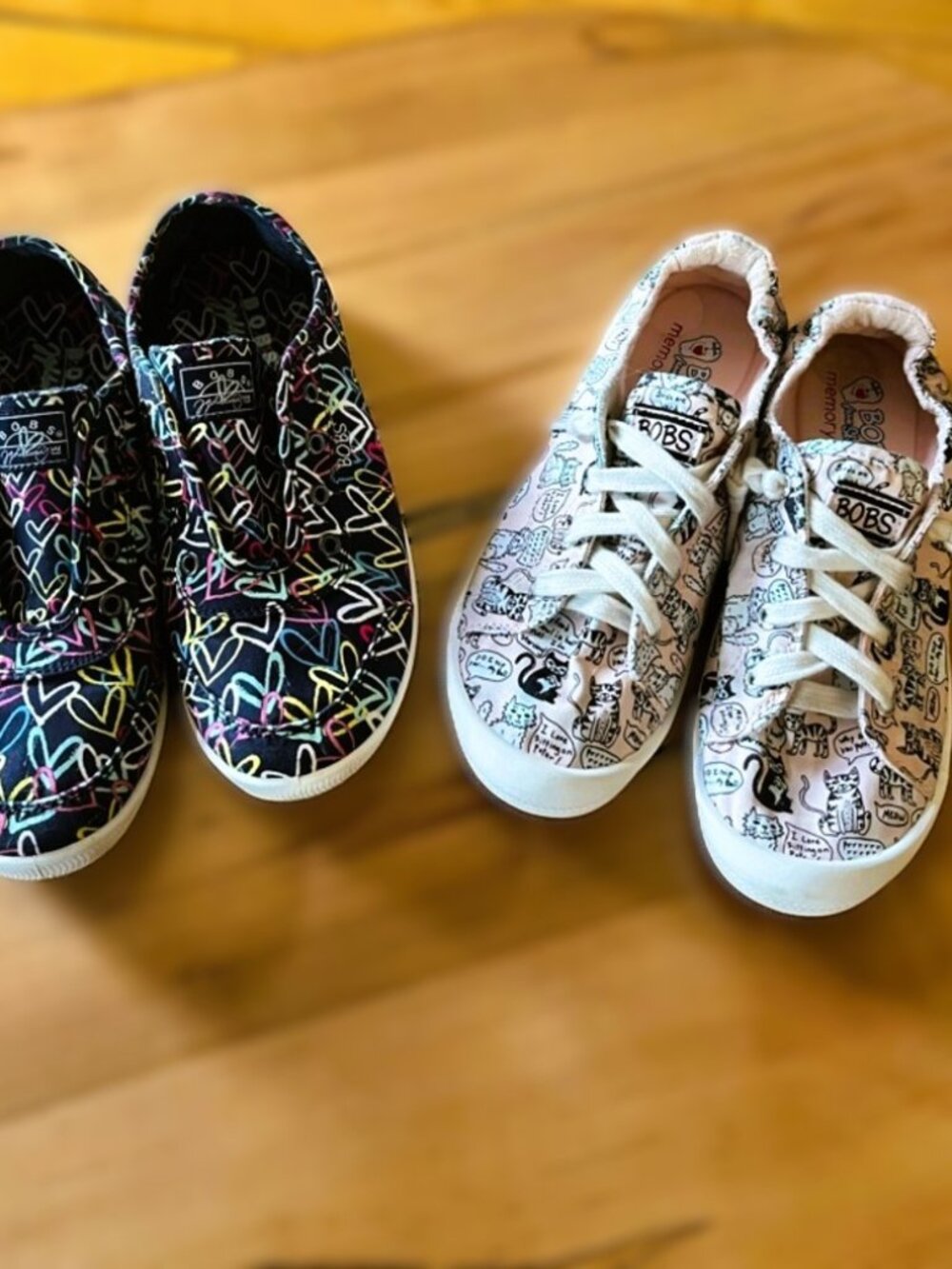 PAIR of Bob's Skechers Summer Sneakers Memory Foam Kitty Cats Hearts Sz 7